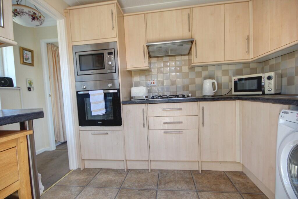 6 Fairmead Way, Whitby, North Yorkshire, YO22 4JL photo 3