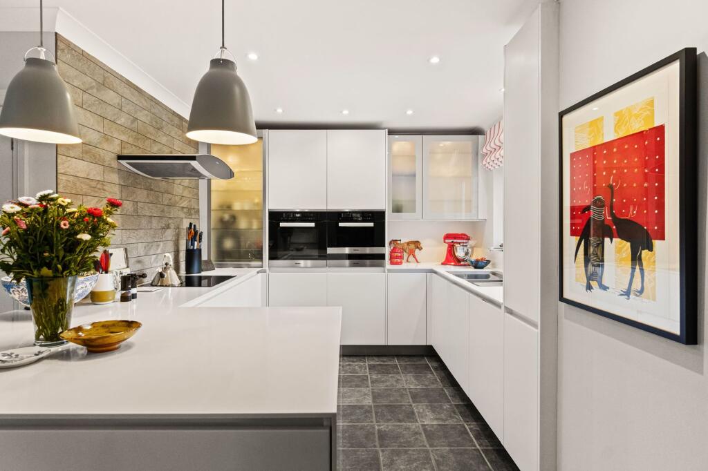 House in Kingston upon Thames - View 4