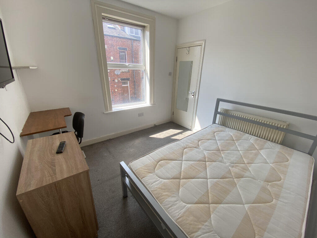 6 bedroom terraced house for rent