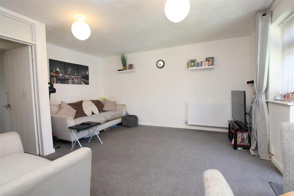 Apartment in Dartford, Kent - View 3