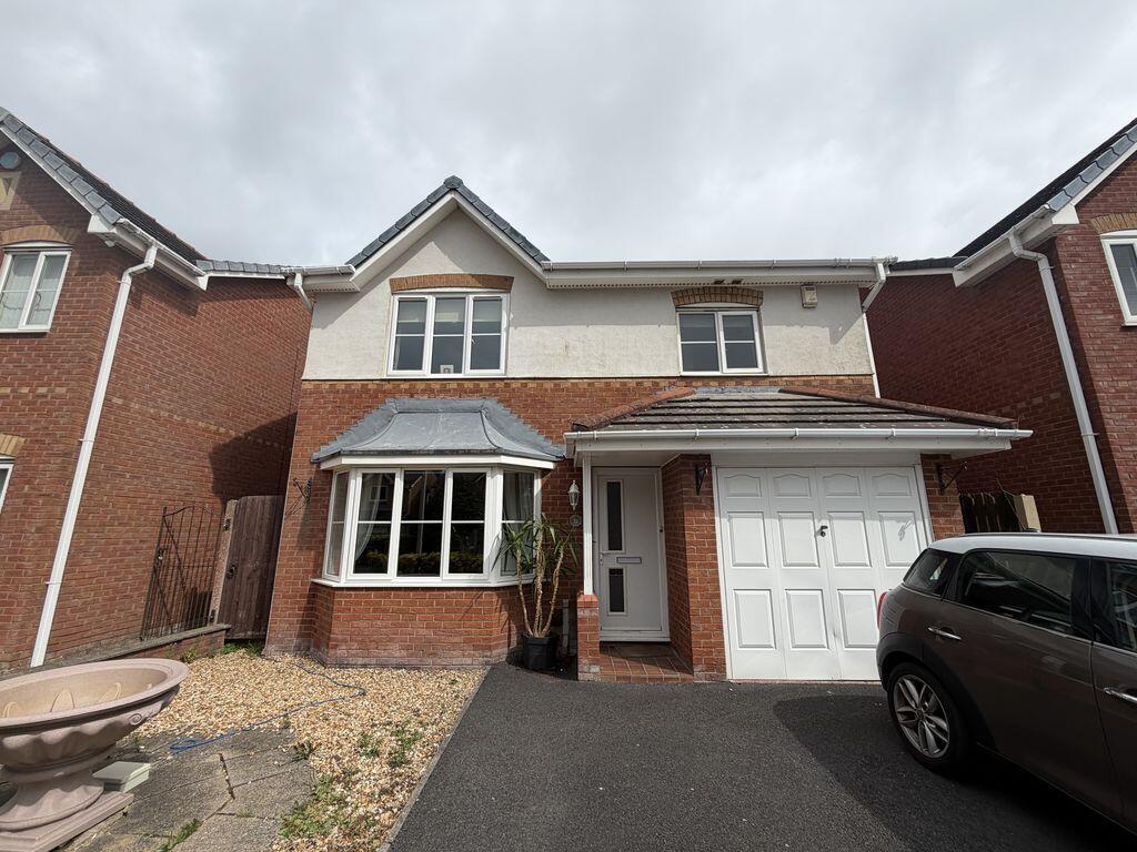 Main image of property: 31 Tarragon Drive, Blackpool, FY2 0WJ *Please Telephone Our Office For Viewings*