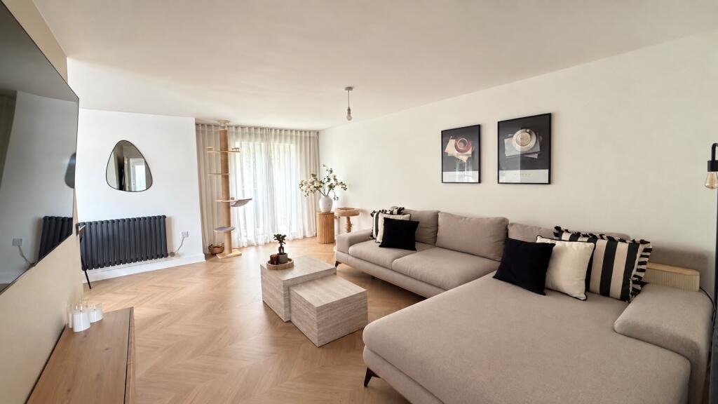 Apartment in Wakefield - More