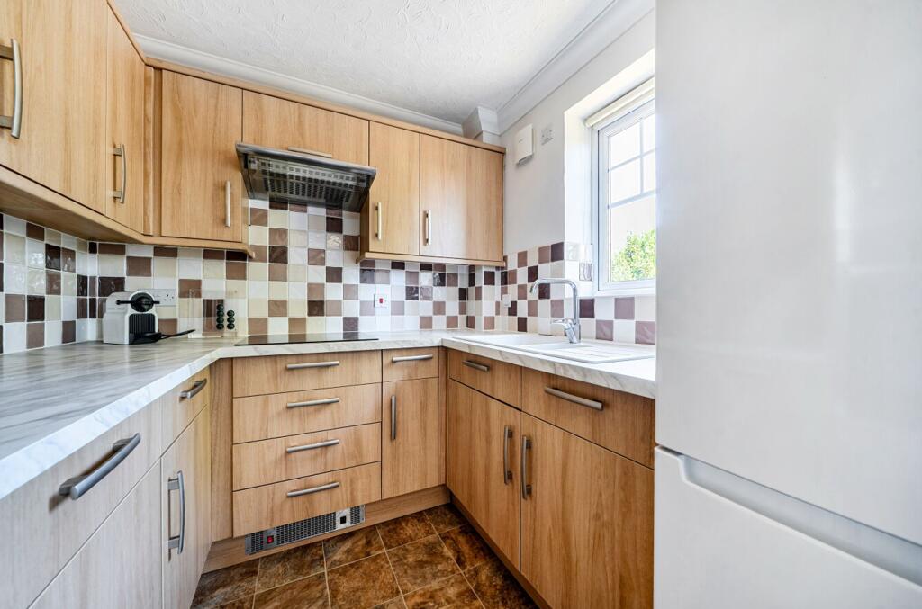 Apartment in Havant, Hampshire - View 3
