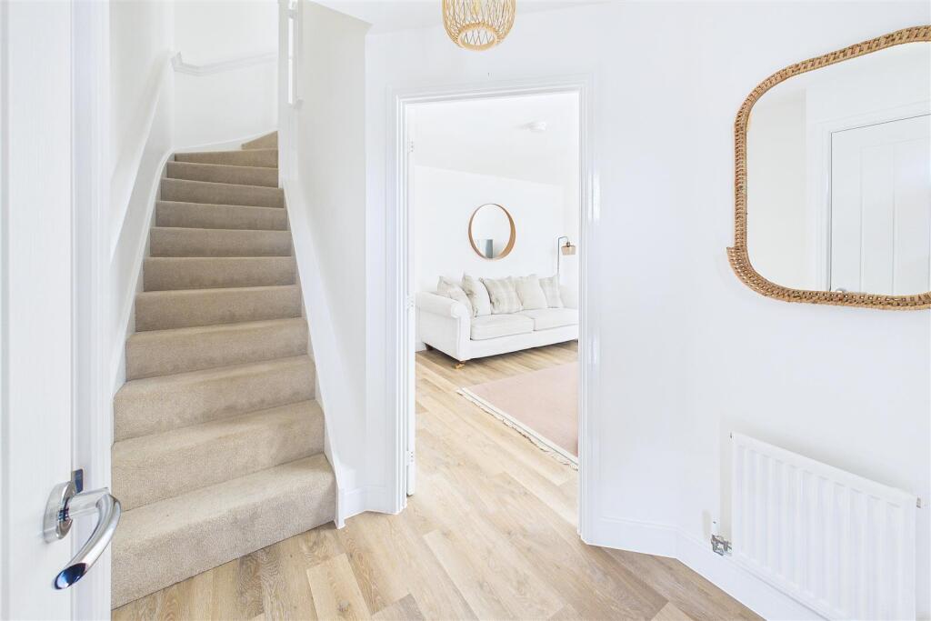 Modern living on Nailsea’s countryside edge - View 4