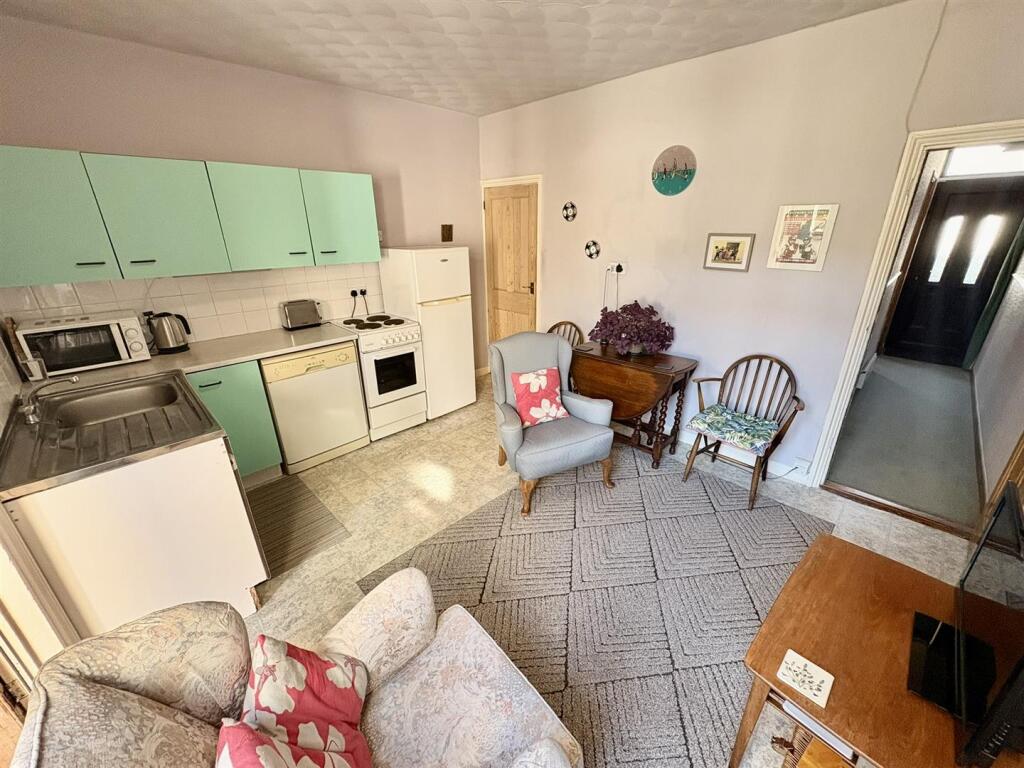 House in Portsmouth - More