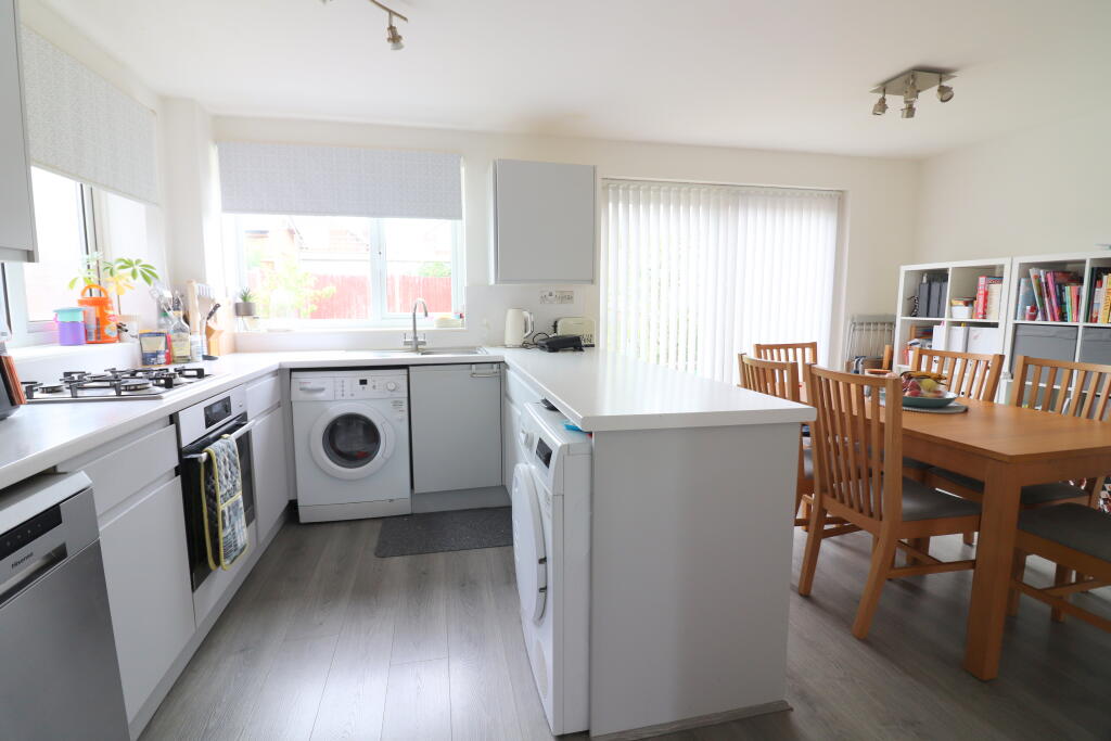 House in Luton, Limbury - View 6