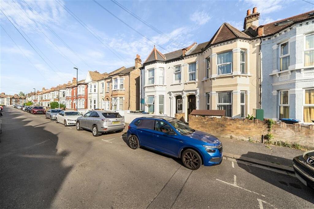 Apartment in London - More