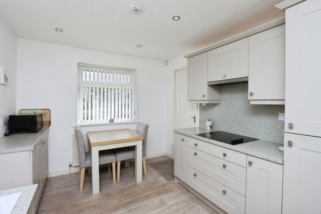 House in Sheffield, Waterthorpe - View 3