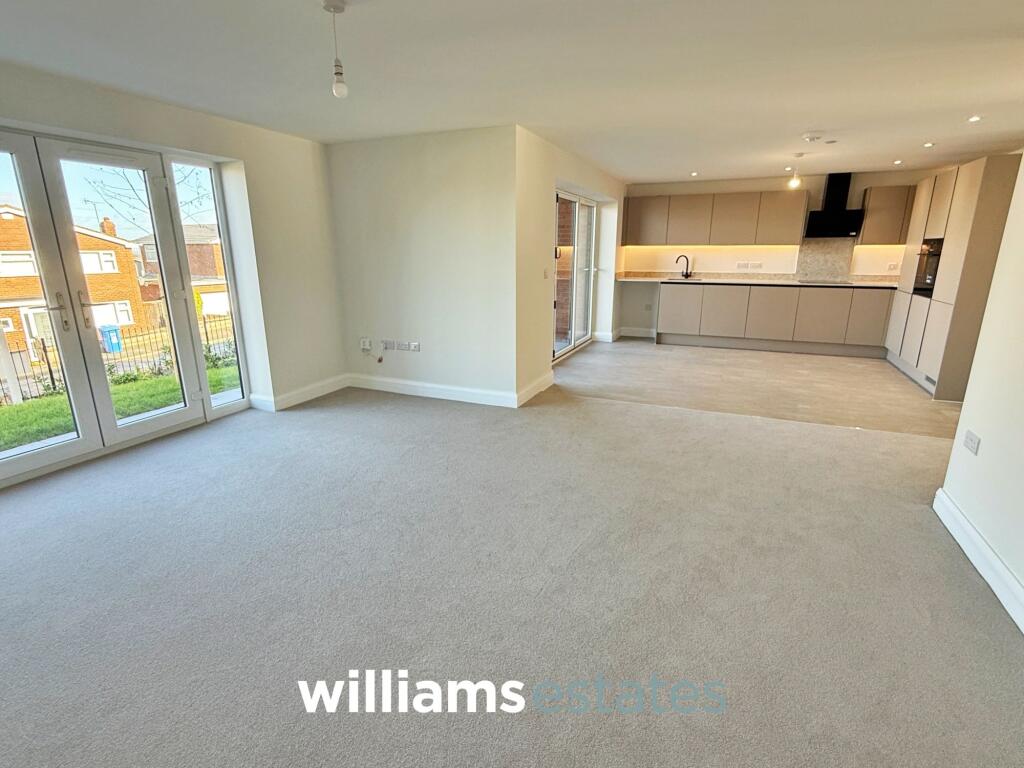 Prestatyn, LL19 photo 4