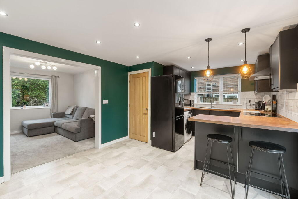 Wakefield Road, Hipperholme, HX3 photo 4