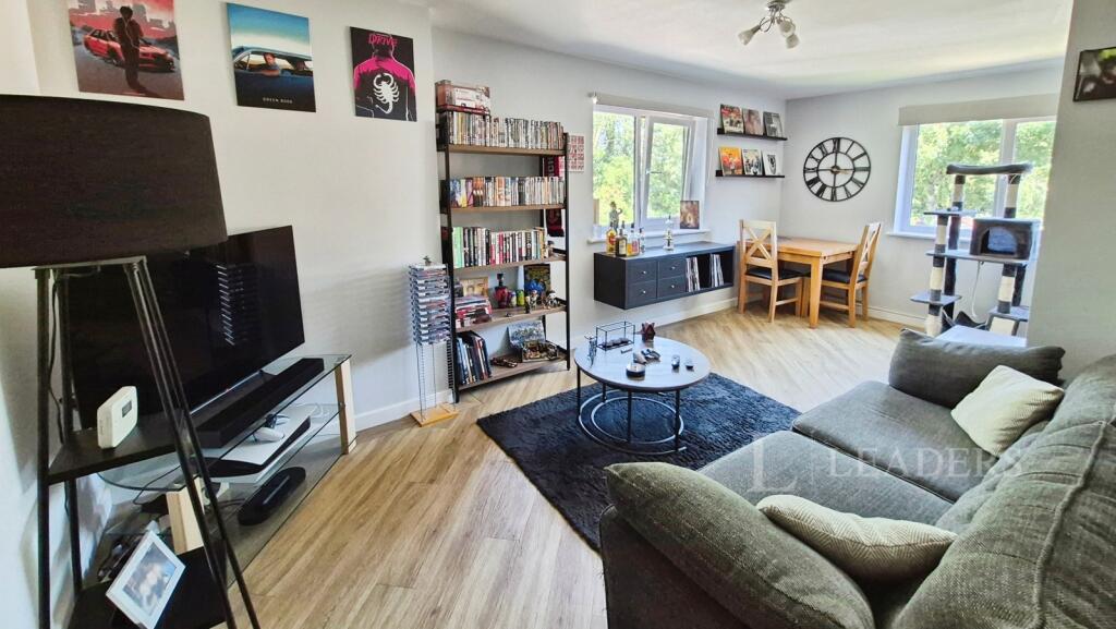 Wickham Road, Fareham, Hampshire - View 6