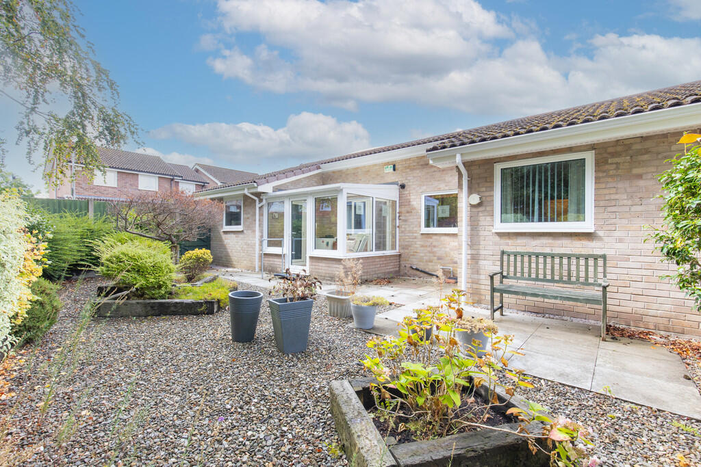 House in South Ribble, Penwortham - More