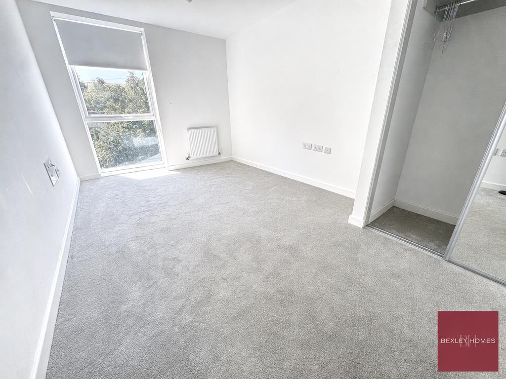 Apartment in Dartford, Stone - View 4