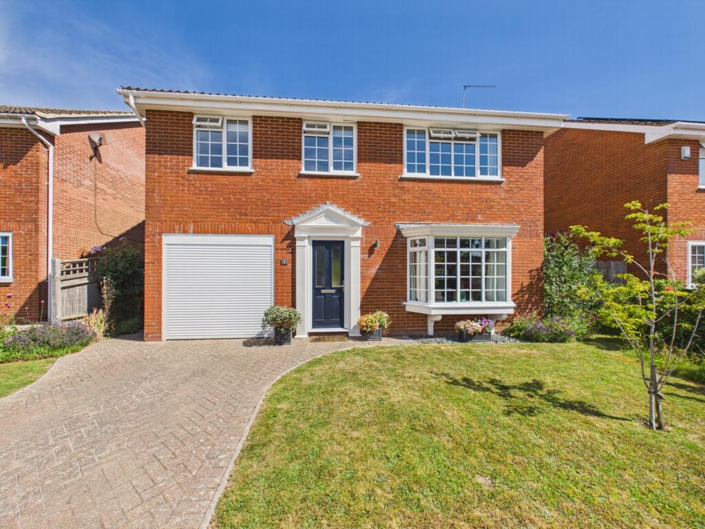 4-bed house on Woodhall Close, Cuckfield, RH17, £800,000