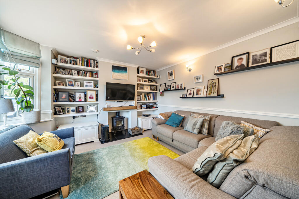 Copthall Road East, Ickenham, Uxbridge photo 3