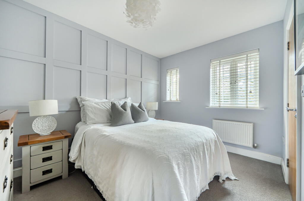 Hawthorn Way, Lindford, Hampshire, GU35 photo 4