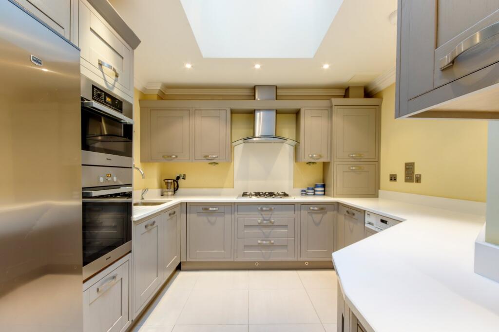 Apartment in Sevenoaks - More