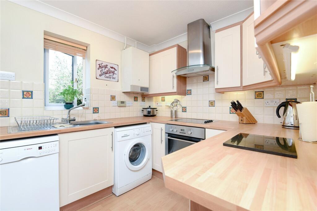 House in Winkfield, Bracknell Forest - View 2