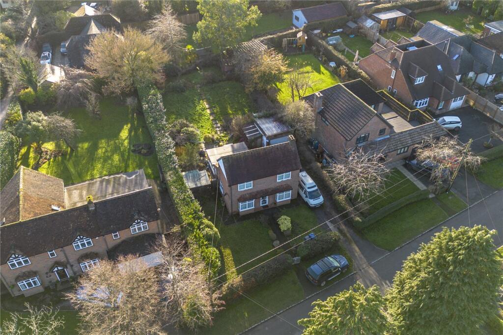 Coleshill Lane, Winchmore Hill, Amersham, Buckinghamshire, HP7 photo 2