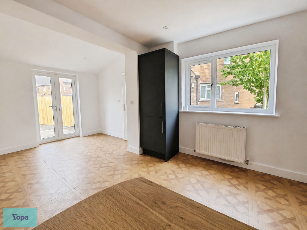 House in Doncaster, Bawtry - More