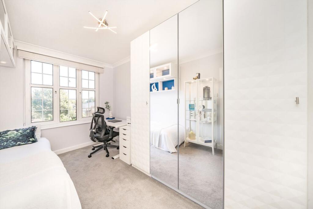 Apartment in Twickenham - More