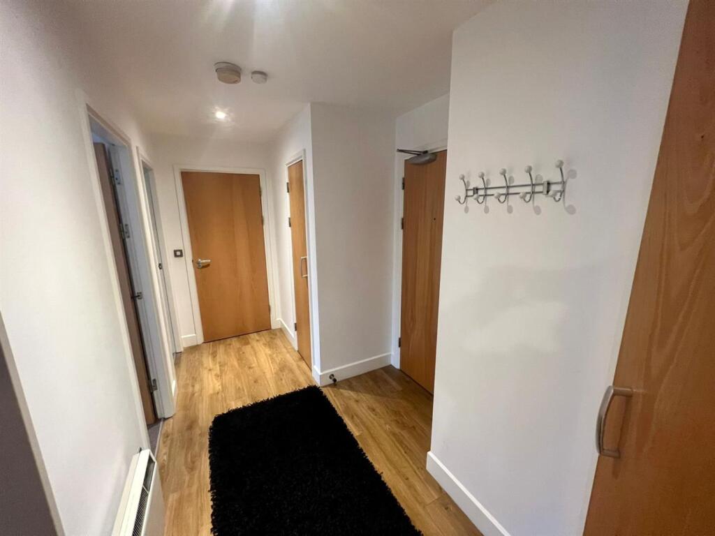 Apartment in Manchester, Northern Quarter, City Centre - View 5