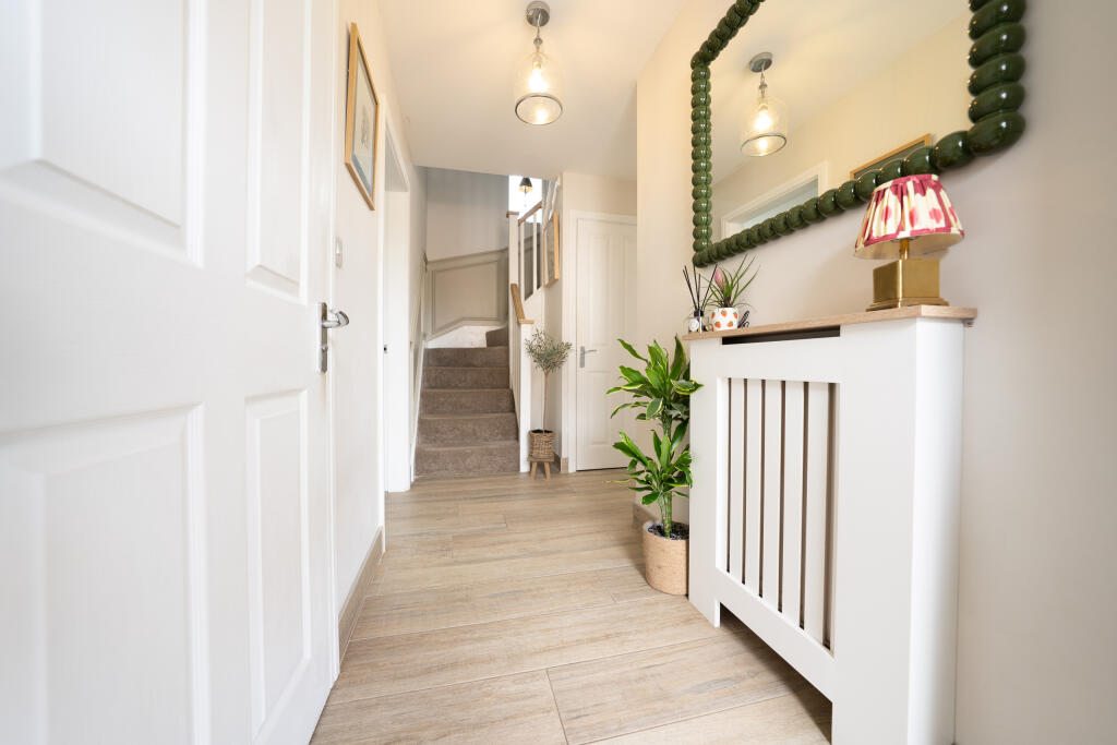 Lovett Crescent, Mountsorrel, Loughborough, Leicestershire - View 2