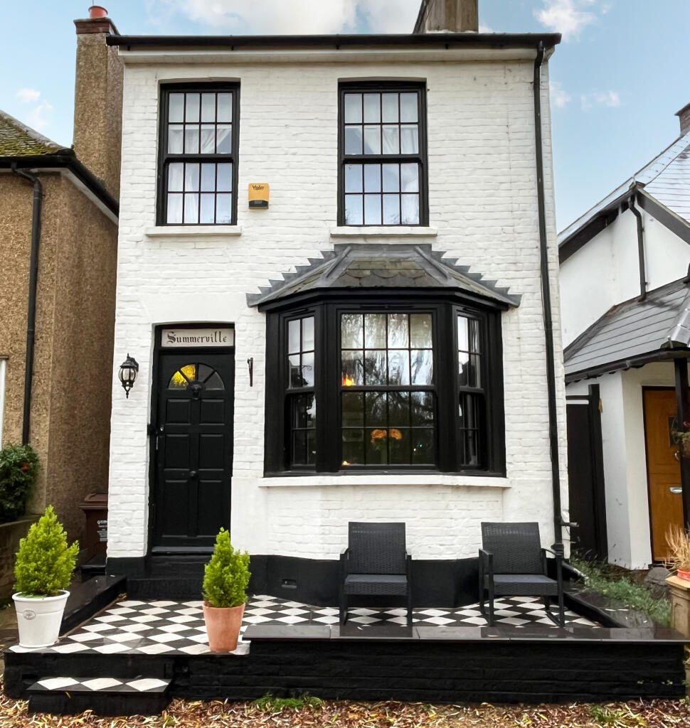 Waterside, London Colney, AL2