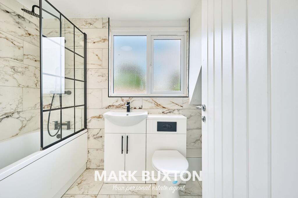 House in Newcastle-under-Lyme, Clayton - View 4