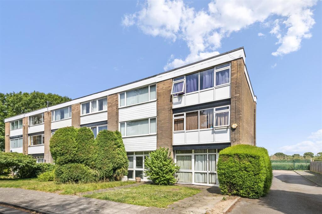 4-bed other on Wheatlands, Heston, £564,950