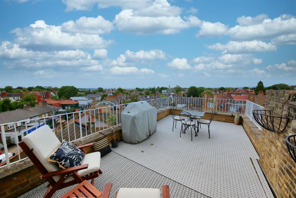 Main image of property: High Street Wimbledon