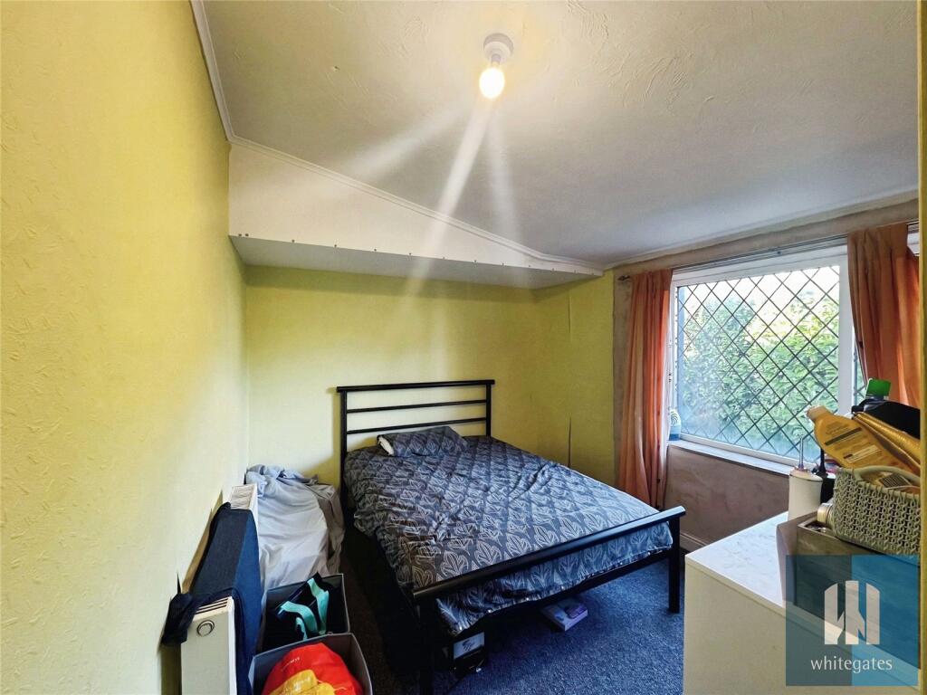 Leeds Road, Huddersfield, HD2 photo 5