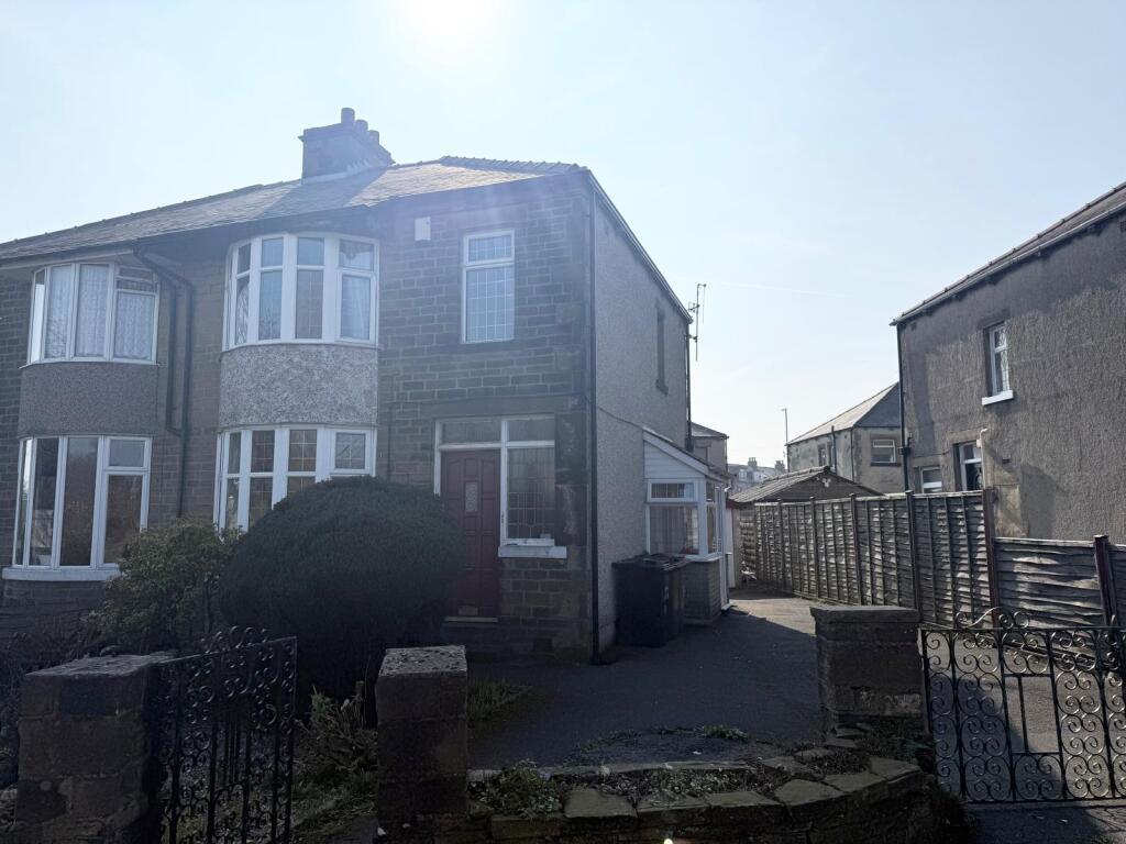 Main image of property: Sunnybank Avenue, Thornbury, Bradford, West Yorkshire, BD3