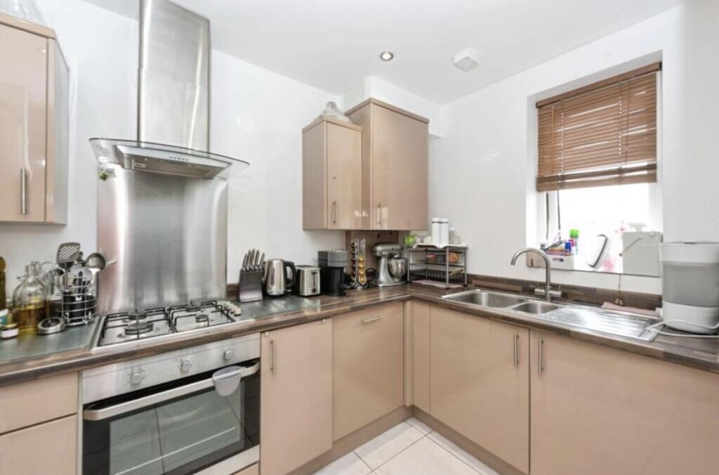 Alderwick Drive, Hounslow - View 4