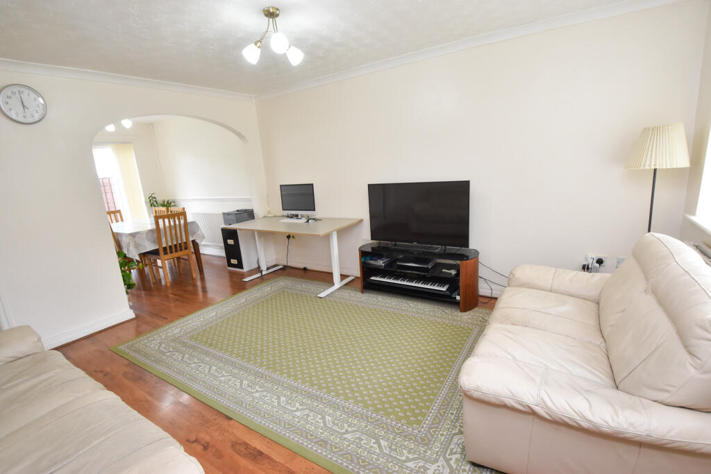 Allgreave Close, Sale, M33 photo 2