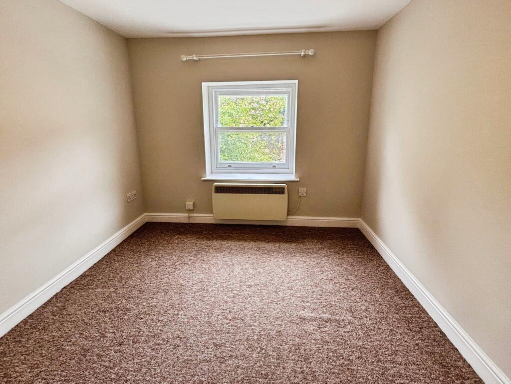 Apartment in Warminster, Boreham - View 5
