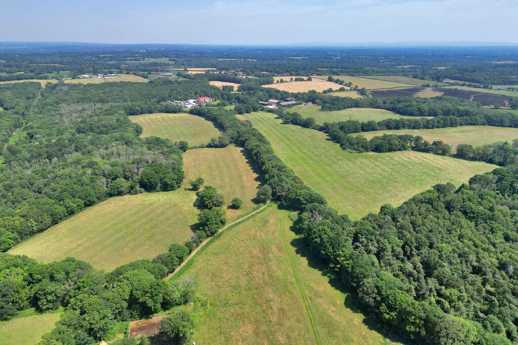 Billingshurst, West Sussex RH14 - View 2