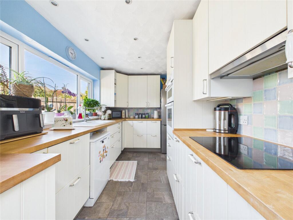House in Bristol, Kingswood - More