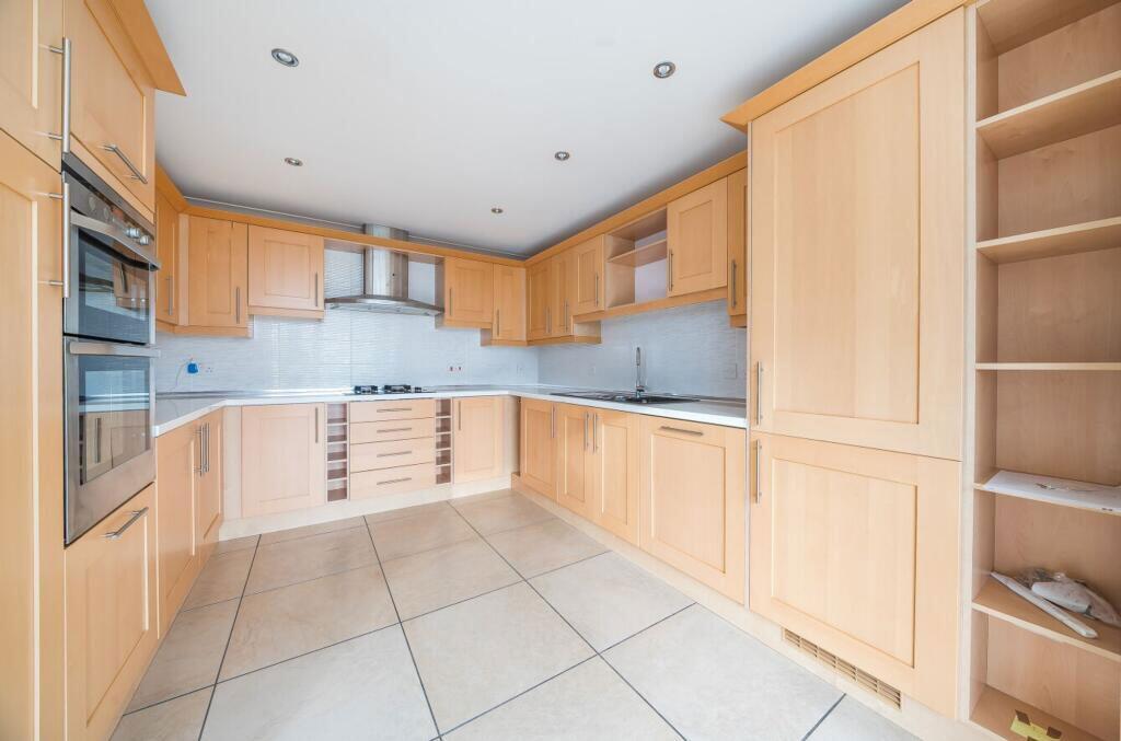Apartment in Arun, Aldwick - View 3