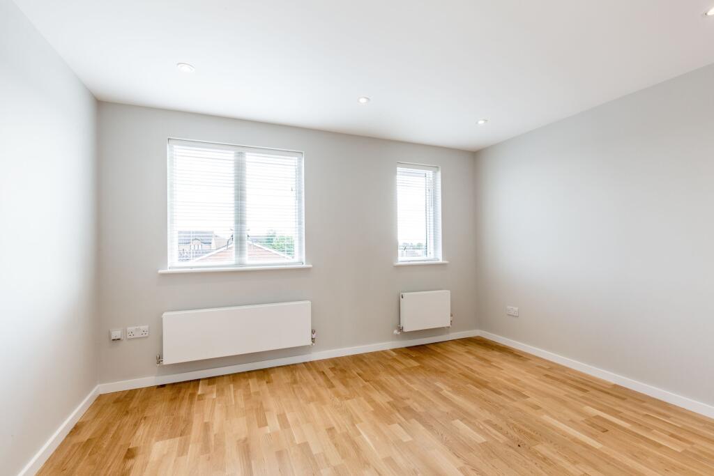 Apartment in Enfield - View 5
