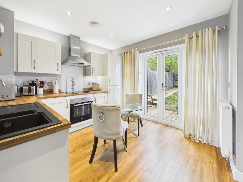 House in Cheltenham, Lynworth, Prestbury - More
