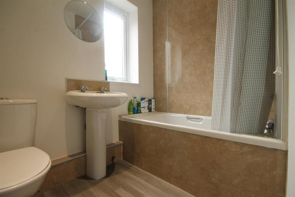 3 bedroom maisonette for rent