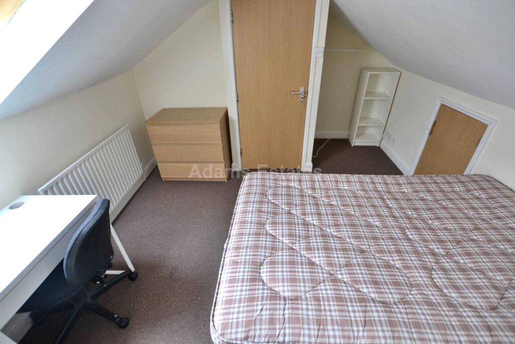 Apartment in Reading, Newtown - More