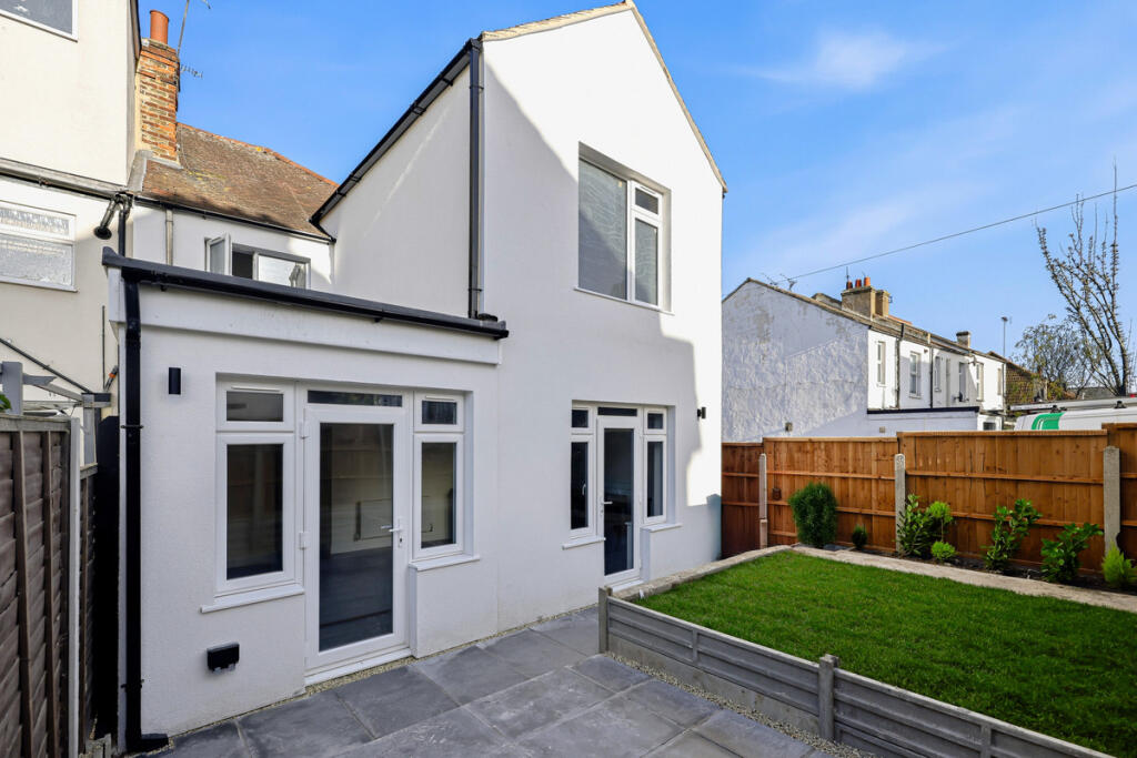 Main image of property: Fairfax Drive, Westcliff-on-sea, SS0