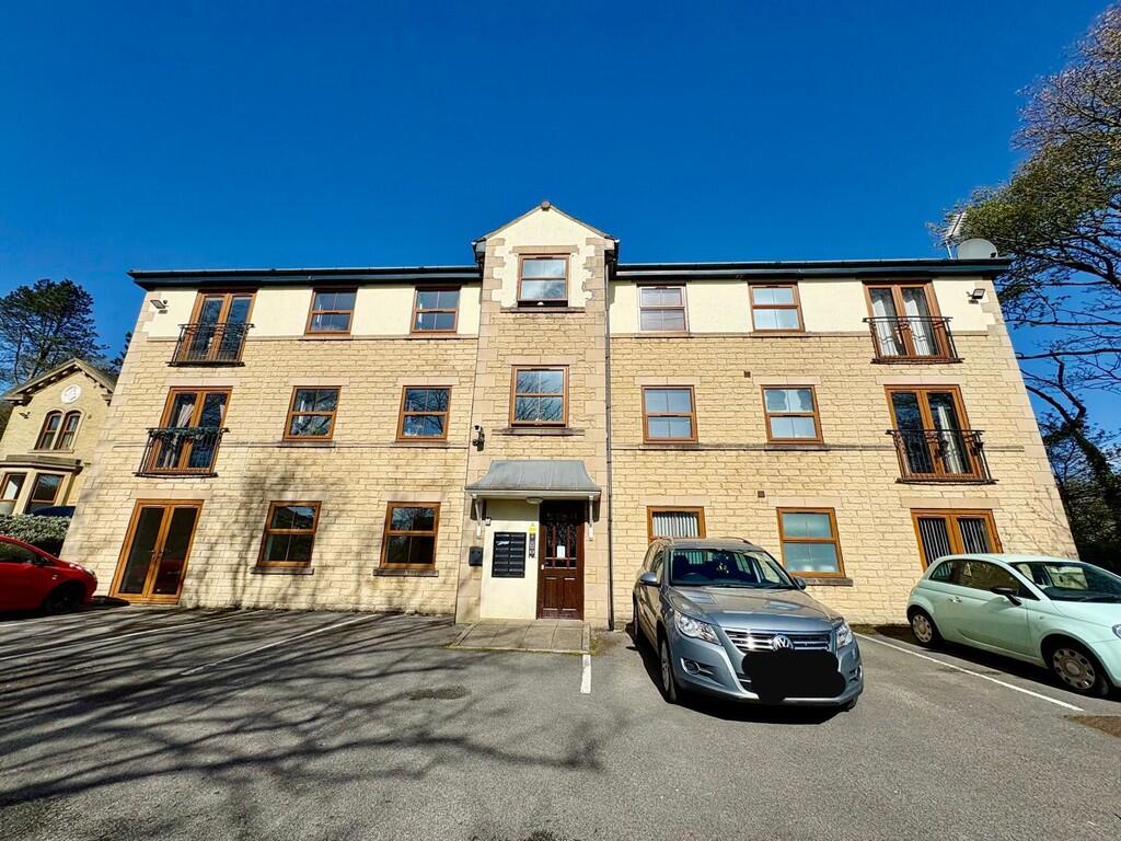 Peregrine Way, Bradford