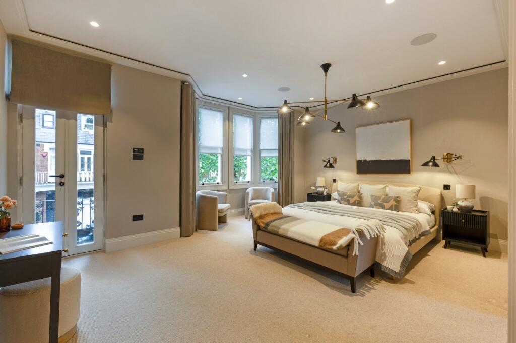 House in London - More