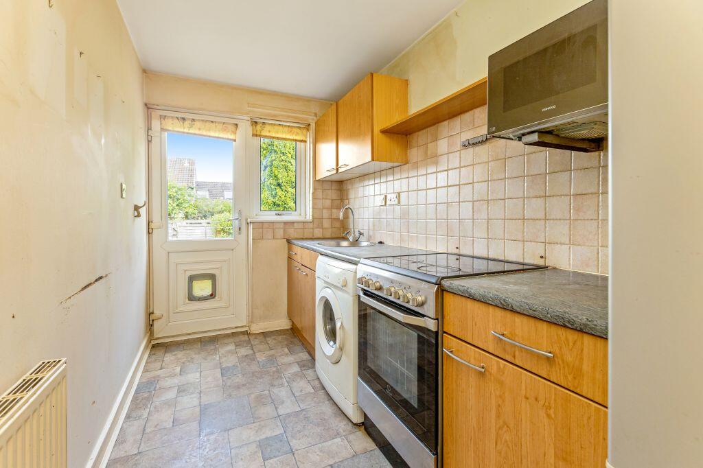 Apartment in Edinburgh, East Craigs - View 4