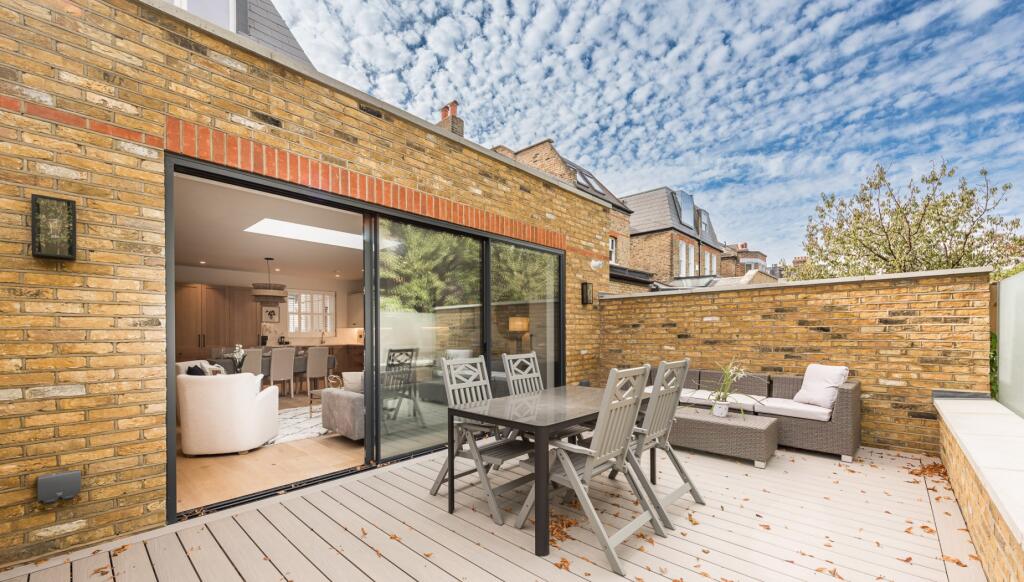 Apartment in London - View 3