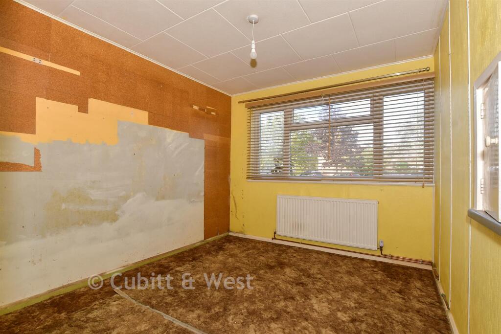 House in Waverley, Cranleigh - More