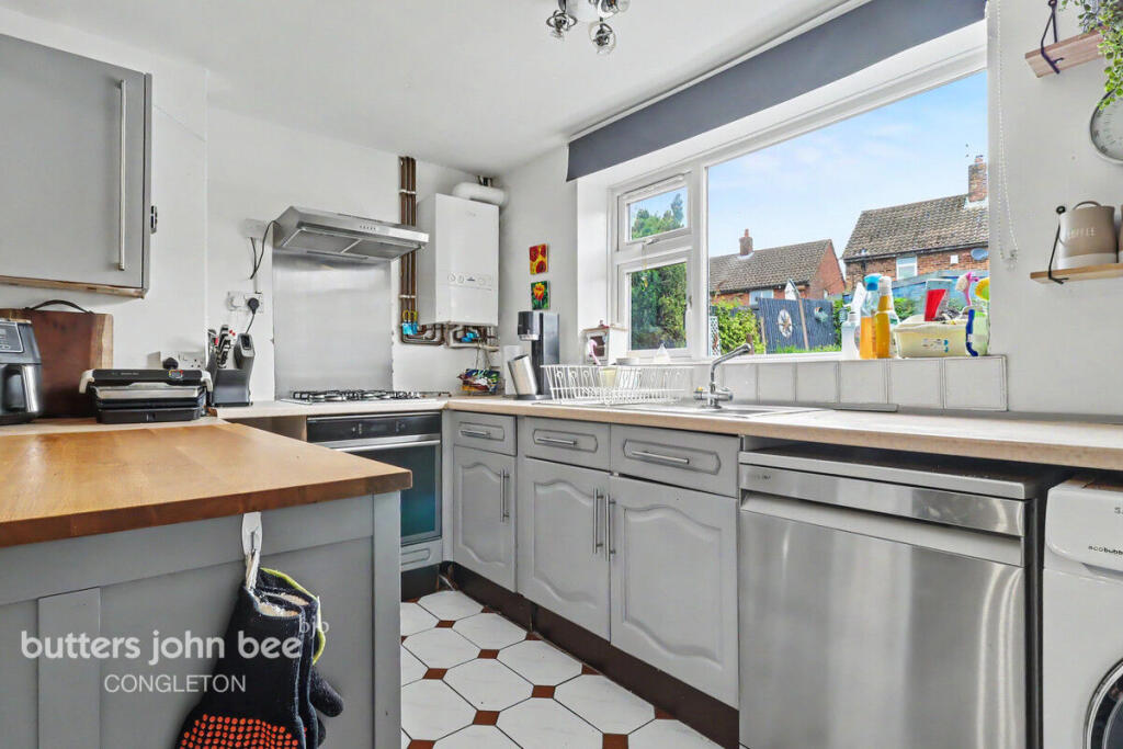 House in Stoke-on-Trent - View 3